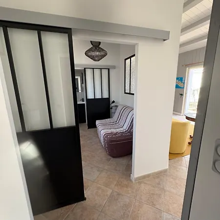 La Maison Du Puits De Fer à En Ré Hébergement de vacances *