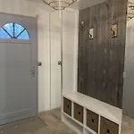 La Maison Du Puits De Fer A En Re * La Flotte