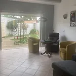 La Maison Du Puits De Fer A En Re Semesterbostad *