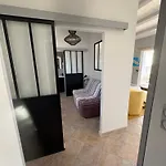 La Maison Du Puits De Fer A En Re Semesterbostad *