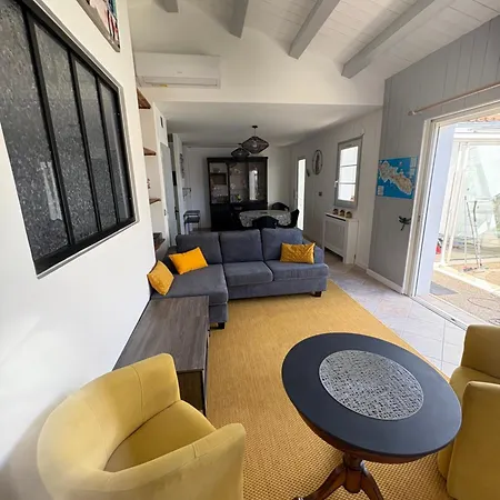 La Maison Du Puits De Fer A En Re La Flotte